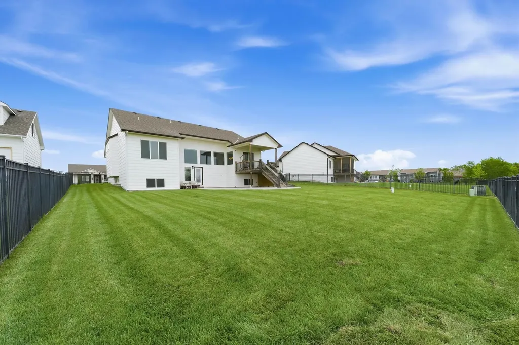 1113 W Lakeway Court Andover KS 67002