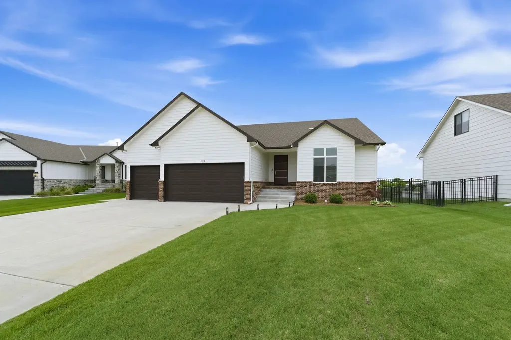 1113 W Lakeway Court Andover KS 67002