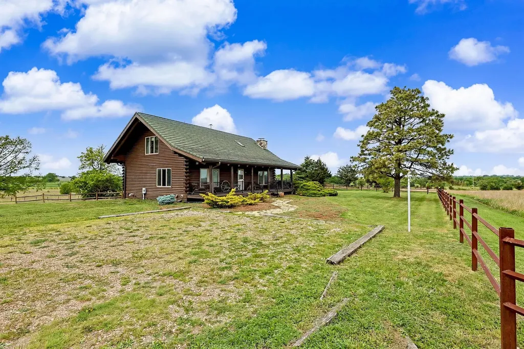 9615 S Rock Road Valley Center KS 67147