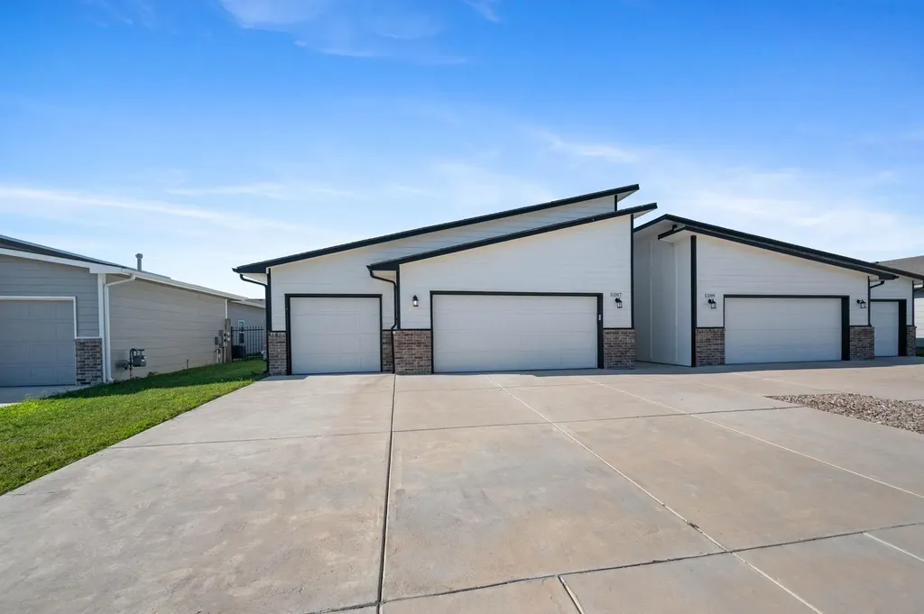 5287 N Toben Bel Aire KS 67226