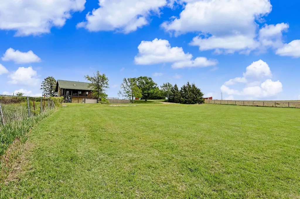 9615 S Rock Road Valley Center KS 67147