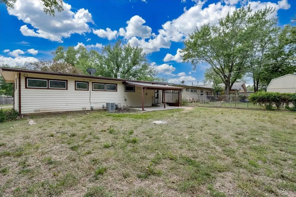 112 W Lincoln Derby KS 67037