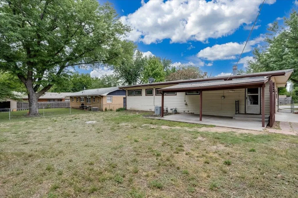 112 W Lincoln Derby KS 67037