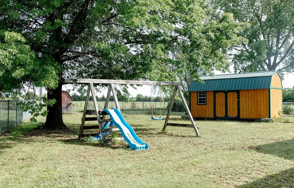 14 Woodland Augusta KS 67010