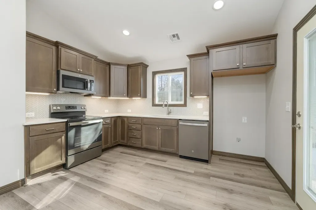 320 N Warren Rose Hill KS 67133