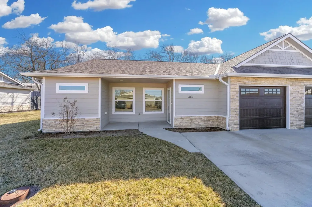 320 N Warren Rose Hill KS 67133