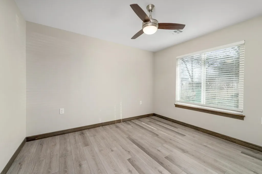 320 N Warren Rose Hill KS 67133