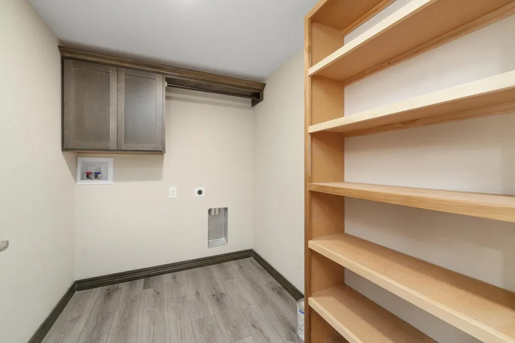 320 N Warren Rose Hill KS 67133