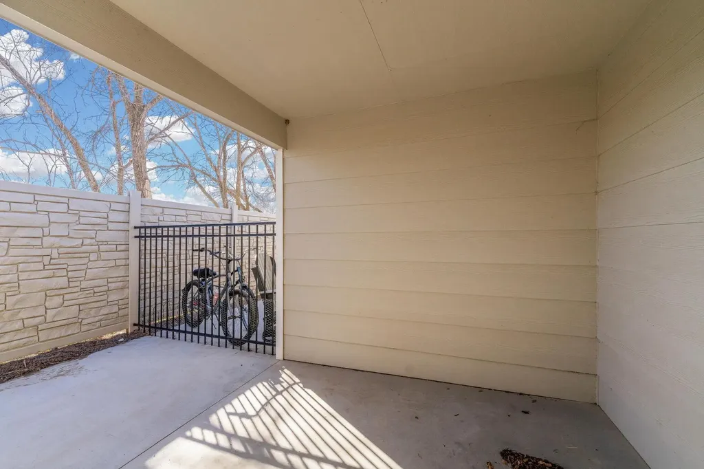 320 N Warren Rose Hill KS 67133