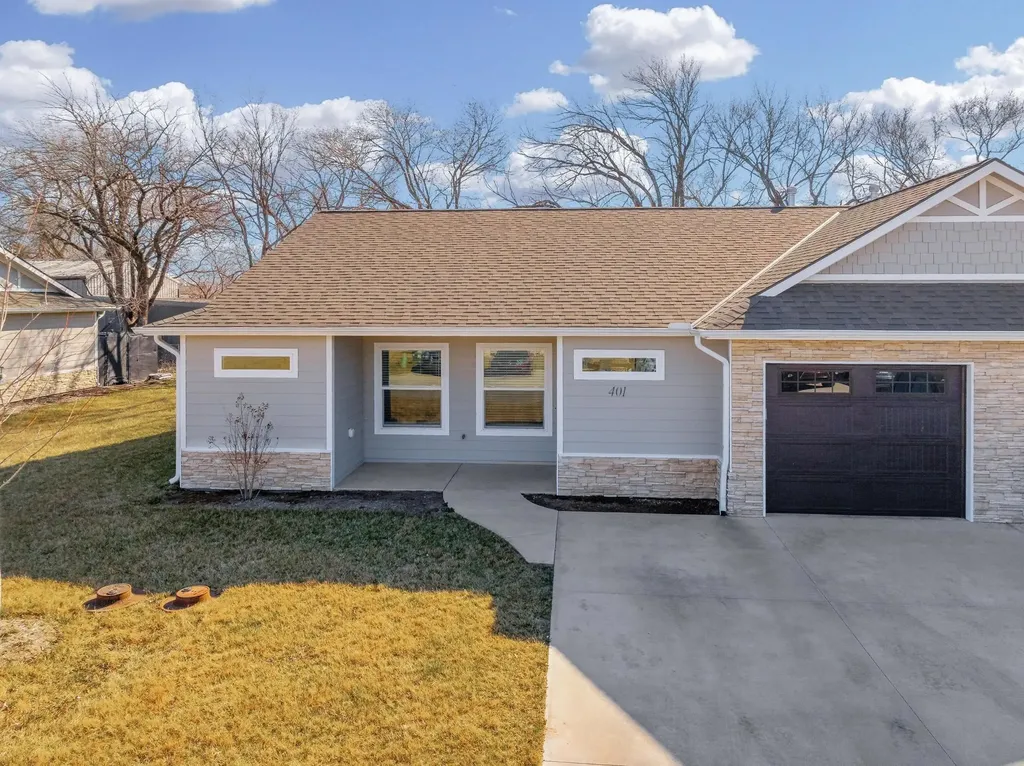 320 N Warren Rose Hill KS 67133