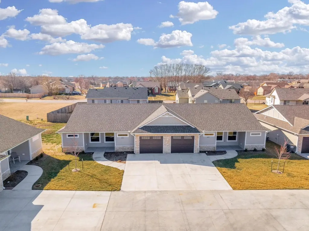320 N Warren Rose Hill KS 67133