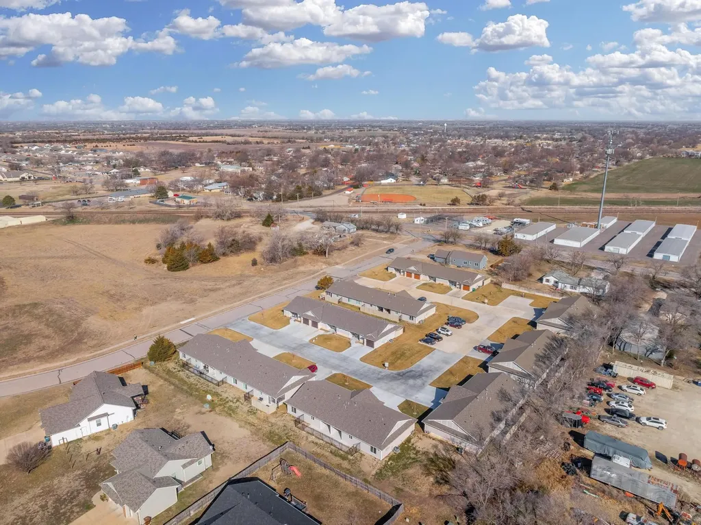 320 N Warren Rose Hill KS 67133