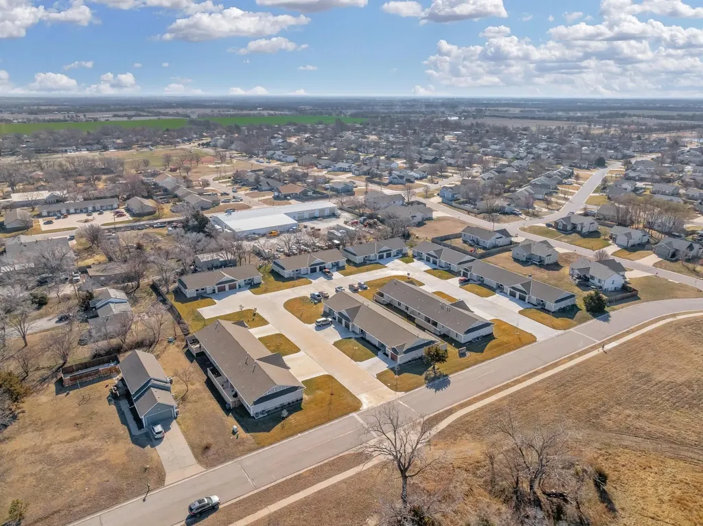 320 N Warren Rose Hill KS 67133