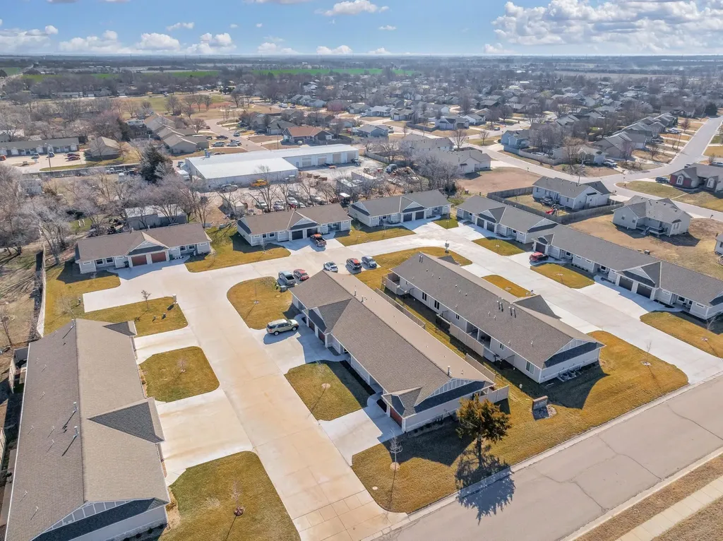320 N Warren Rose Hill KS 67133