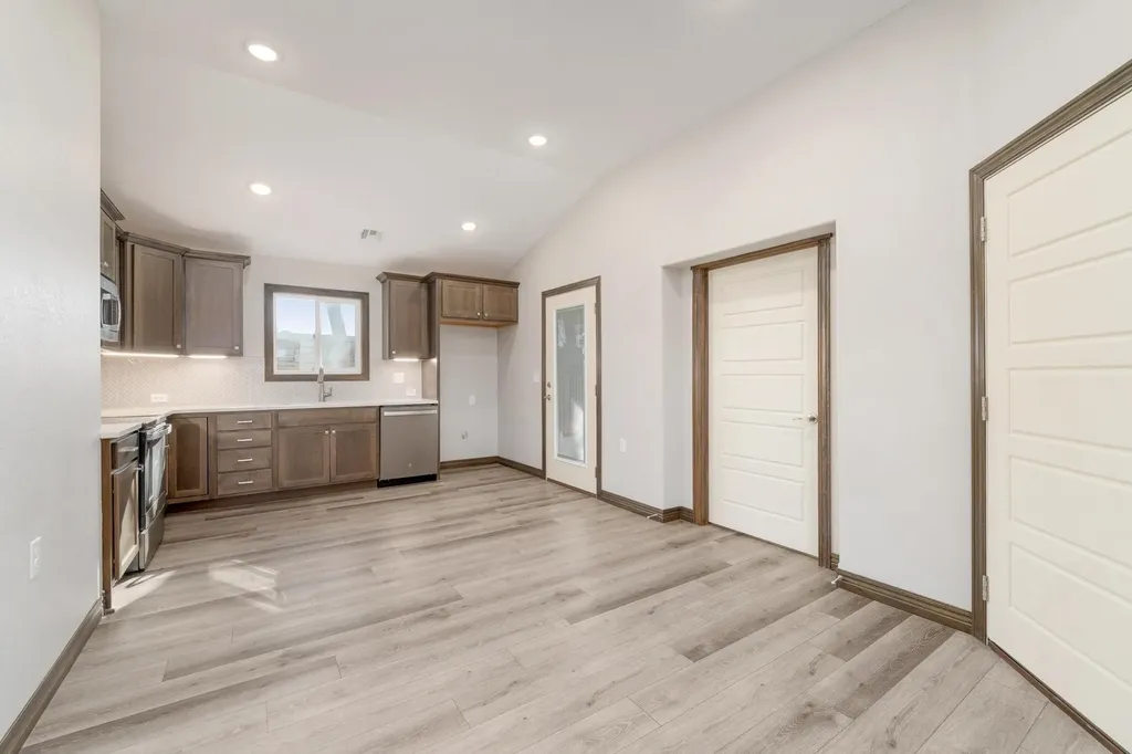 320 N Warren Rose Hill KS 67133