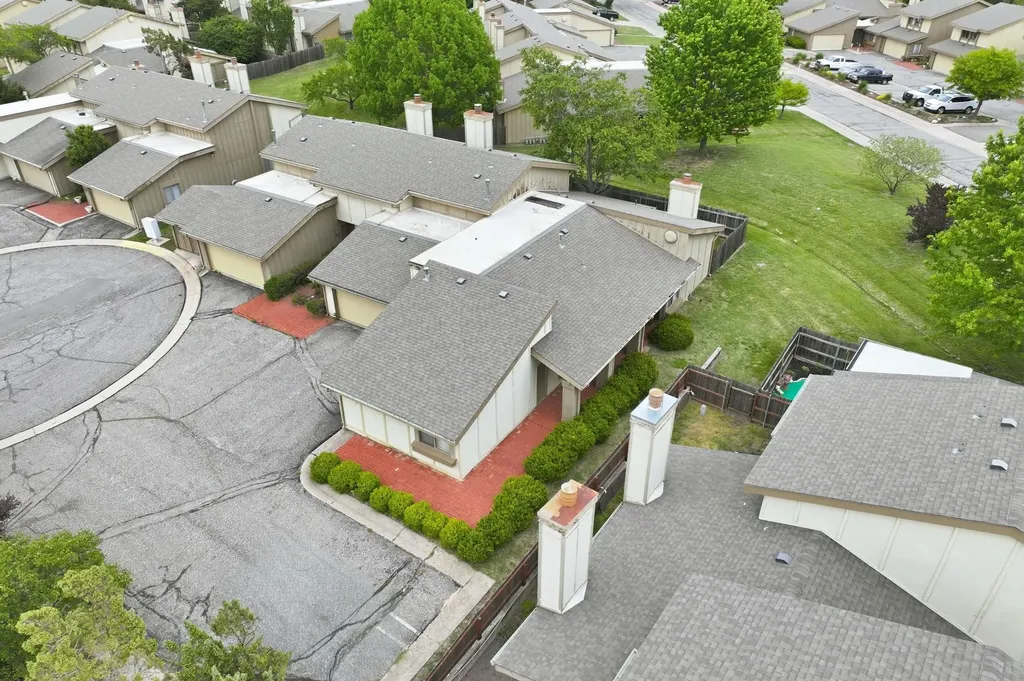 8201 E Harry Street Wichita KS 67207