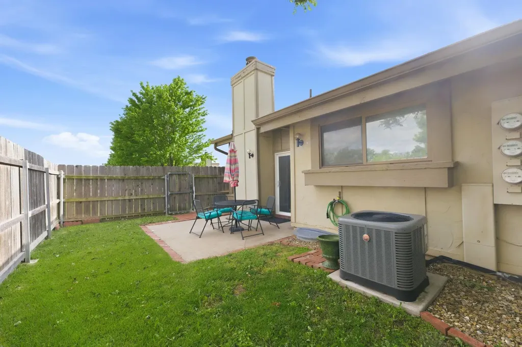 8201 E Harry Street Wichita KS 67207