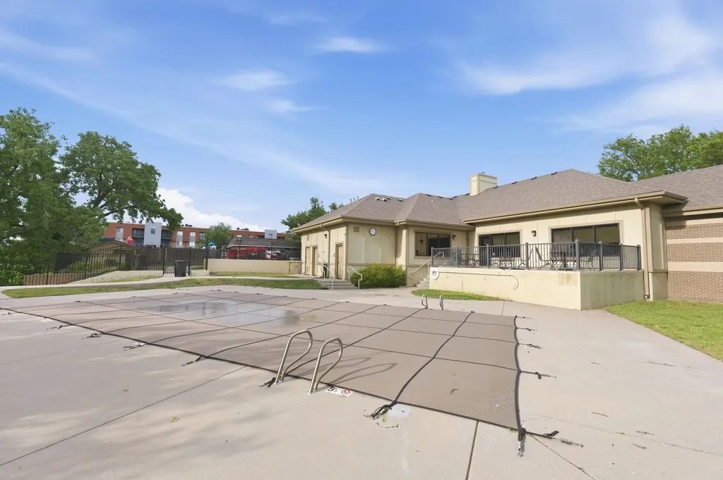 8201 E Harry Street Wichita KS 67207