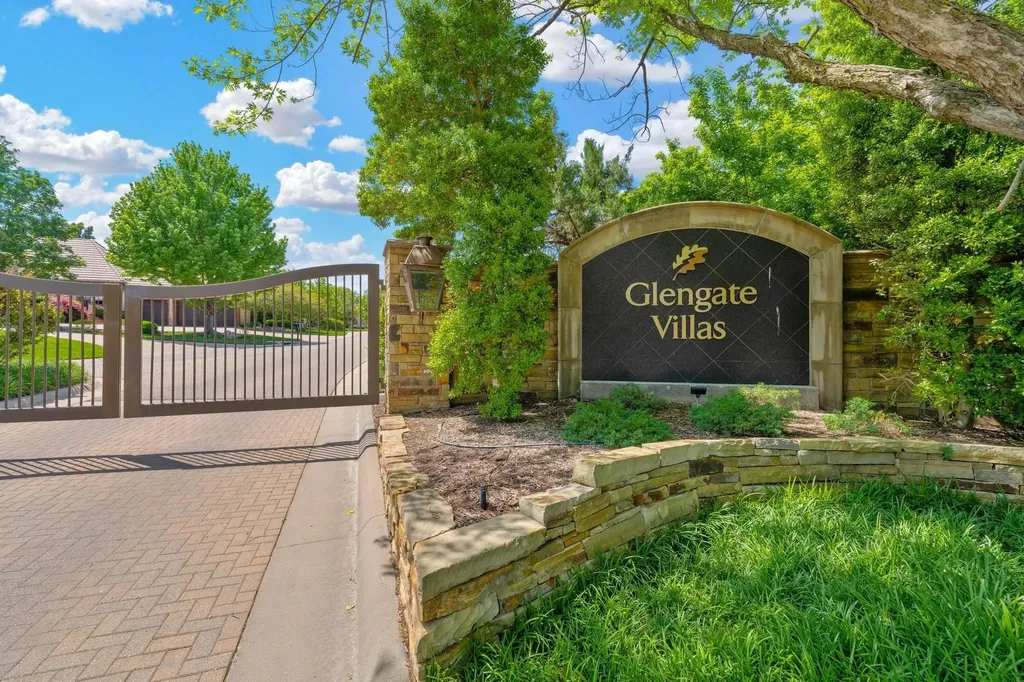 10817 E Glengate Circle Wichita KS 67206