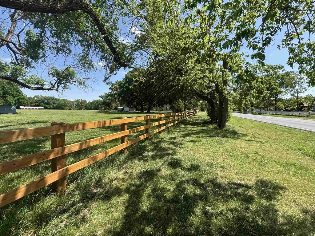 9720 S Ridge Sedgwick KS 67135
