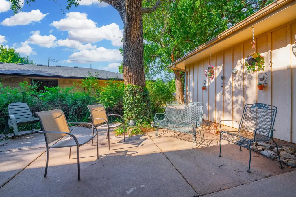 424 N Bluff Anthony KS 67003