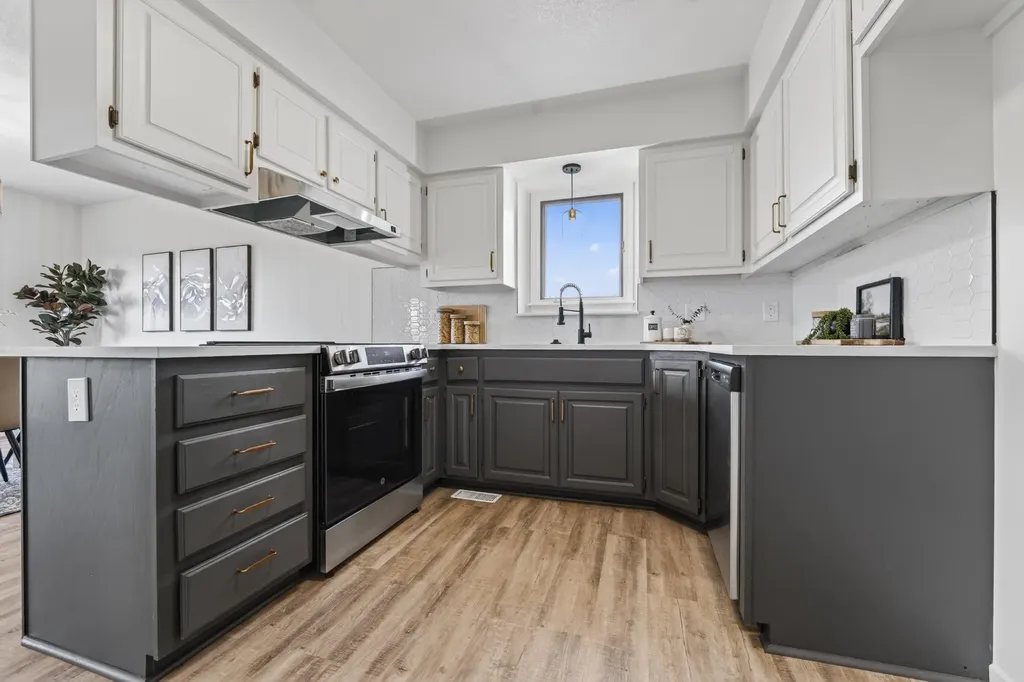 13610 E Deerfield Trail Derby KS 67037