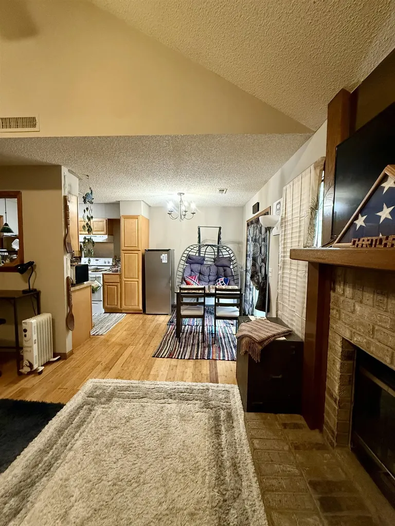 2022 N Old Manor Road Wichita KS 67208