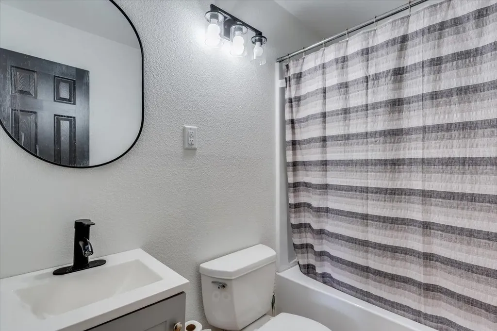 3238 S Edwards Wichita KS 67217
