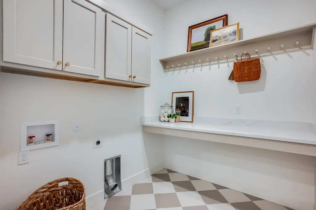 4608 N Castaway Circle Wichita KS 67205