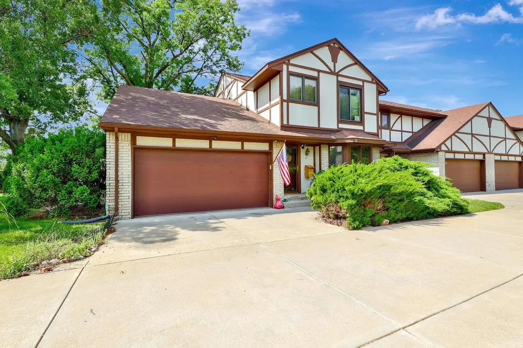 641 N Woodlawn Wichita KS 67208