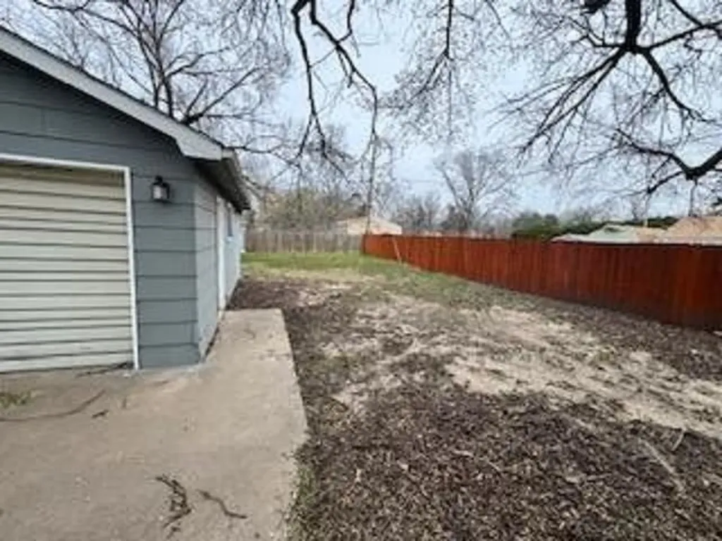 3326 E Clark Wichita KS 67218