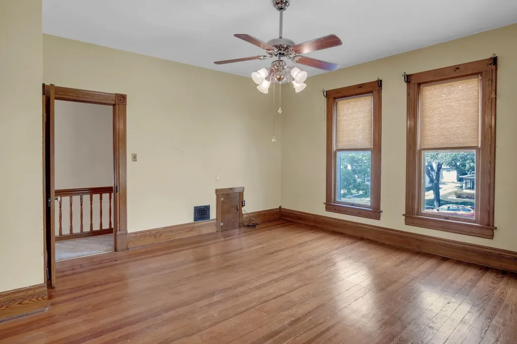 309 E 4th Street Newton KS 67114
