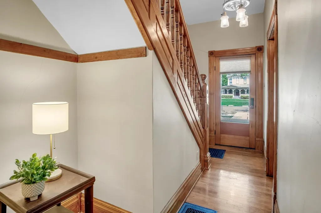 309 E 4th Street Newton KS 67114