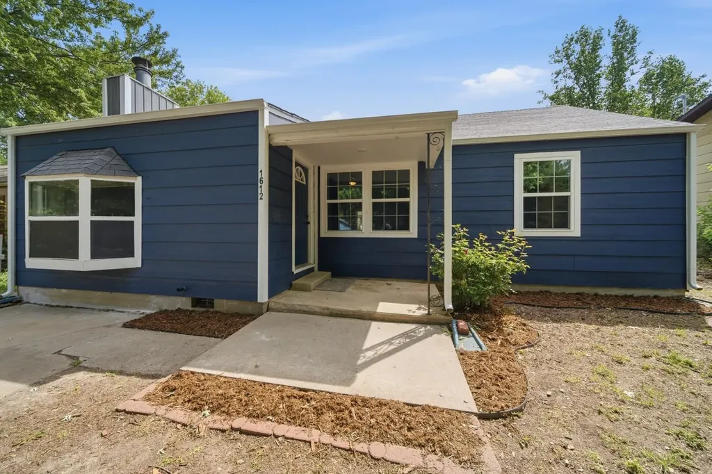 1612 N Cron Augusta KS 67010