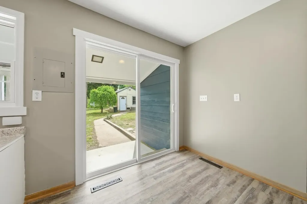 1612 N Cron Augusta KS 67010
