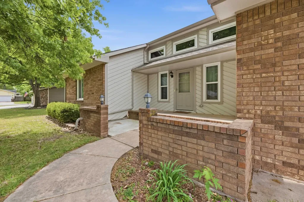 513 N Rutgers Street Wichita KS 67212