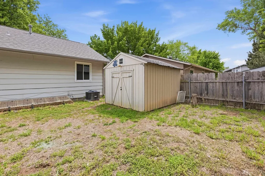513 N Rutgers Street Wichita KS 67212