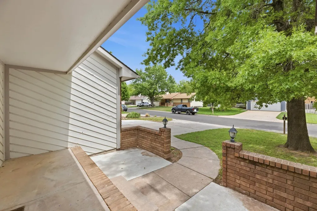 513 N Rutgers Street Wichita KS 67212