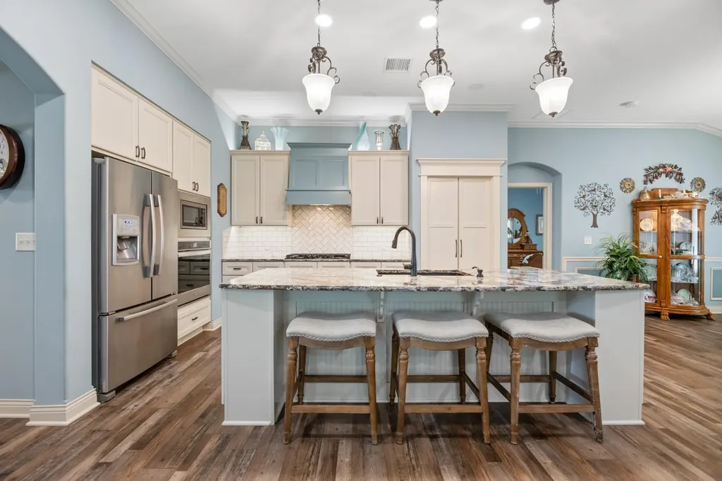 3632 N Lakeway Court Wichita KS 67205