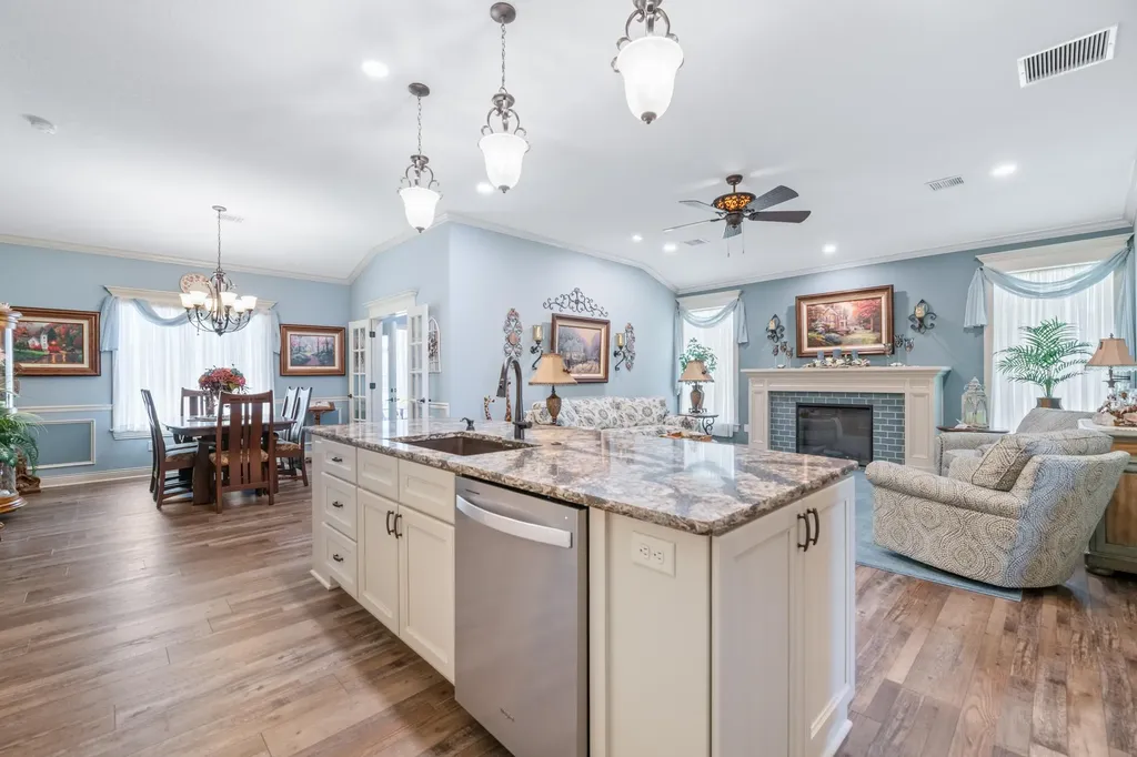 3632 N Lakeway Court Wichita KS 67205