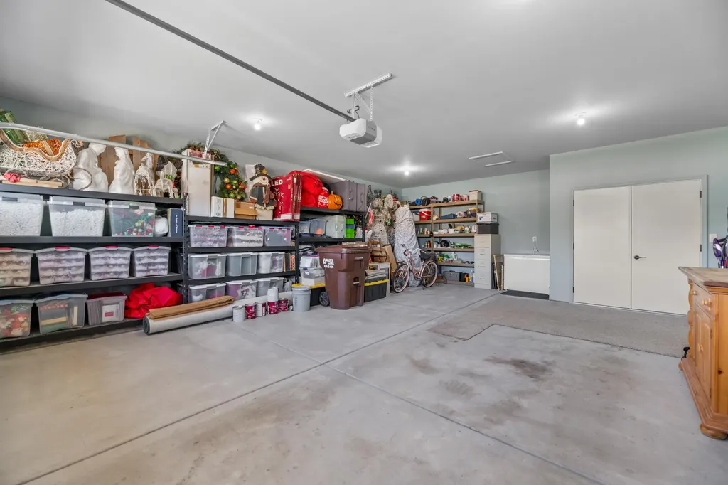 3632 N Lakeway Court Wichita KS 67205