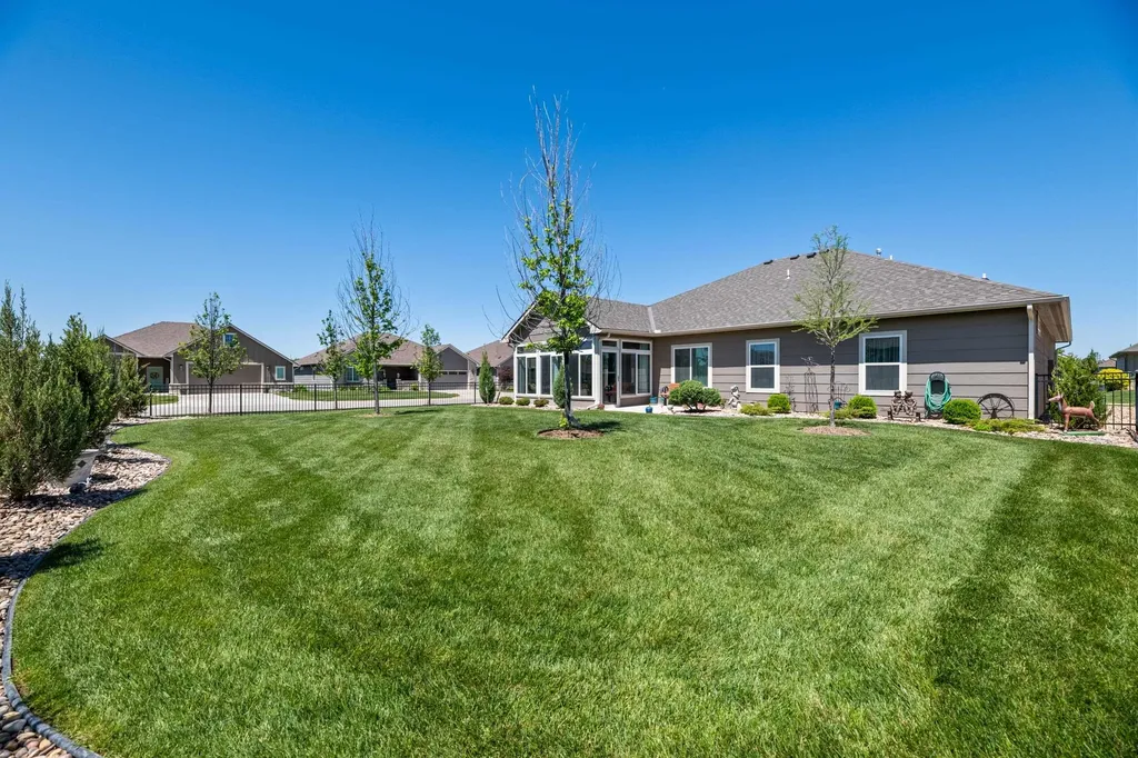 3632 N Lakeway Court Wichita KS 67205