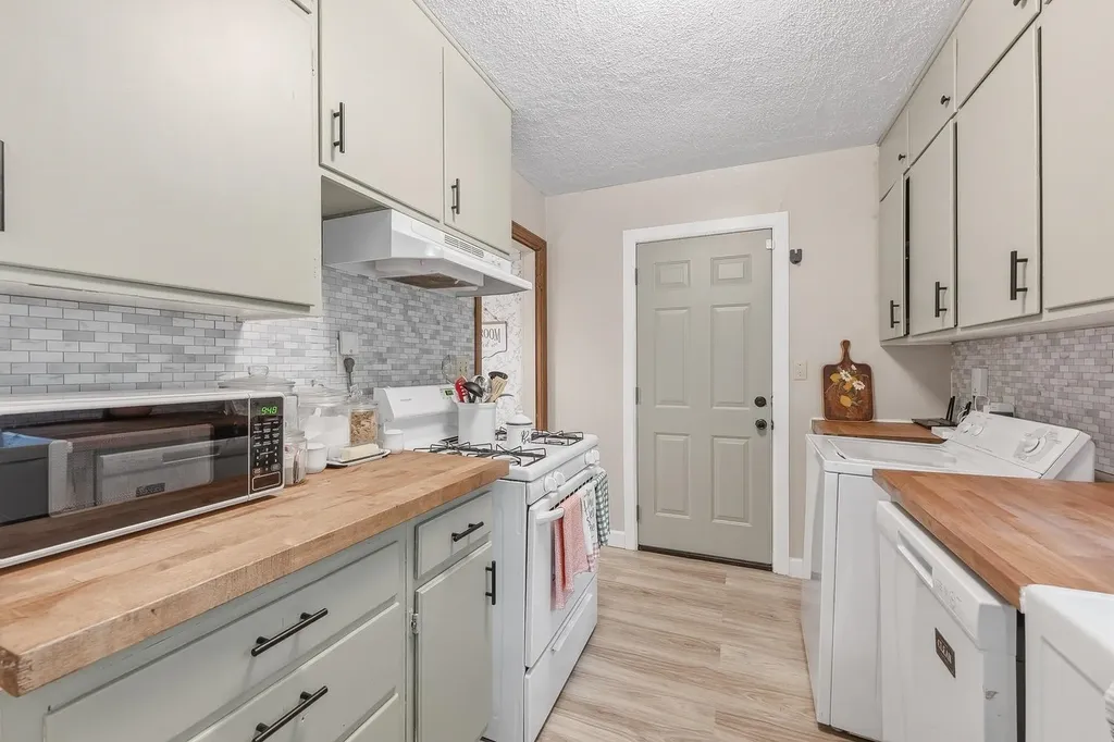712 E 17th Winfield KS 67156