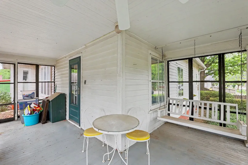 621 E 7th Newton KS 67114
