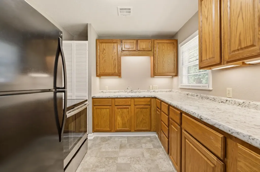 803 S Bleckley Wichita KS 67218