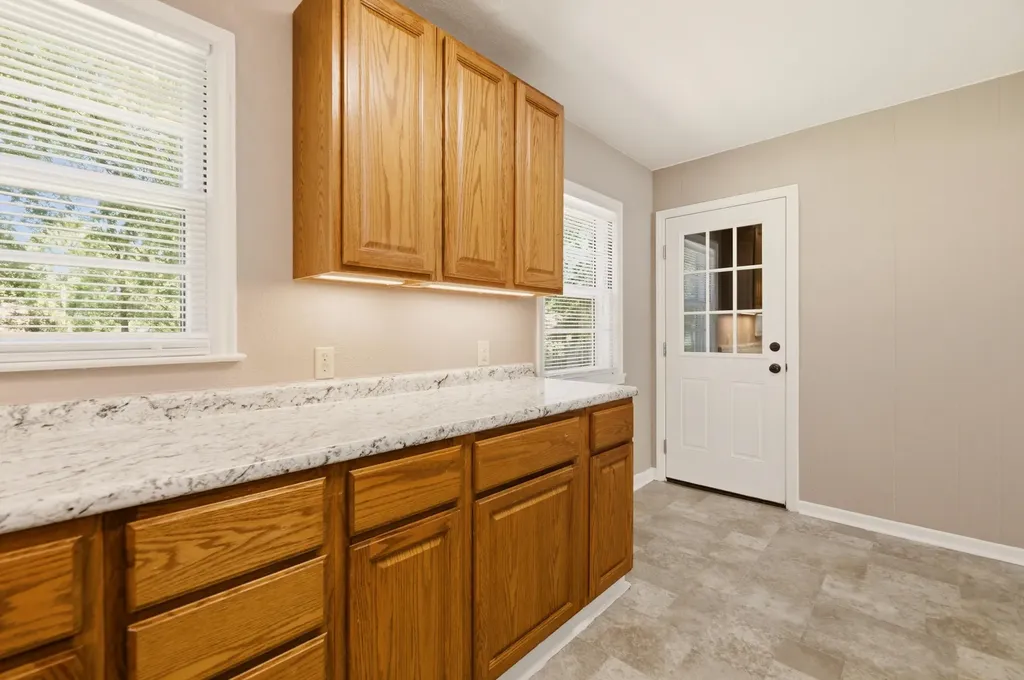 803 S Bleckley Wichita KS 67218
