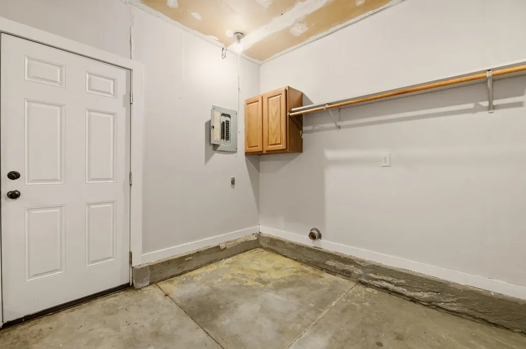 803 S Bleckley Wichita KS 67218