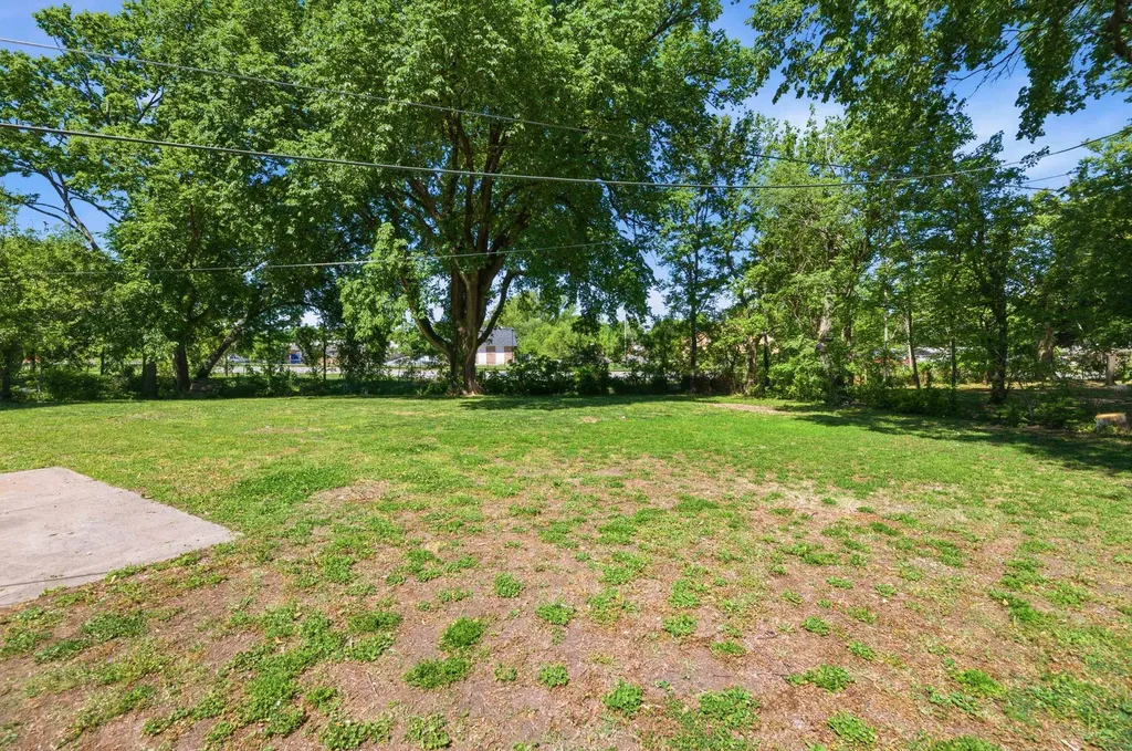 803 S Bleckley Wichita KS 67218