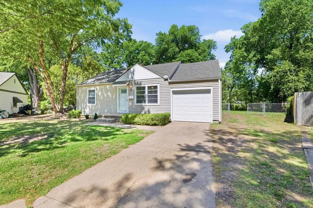 803 S Bleckley Wichita KS 67218