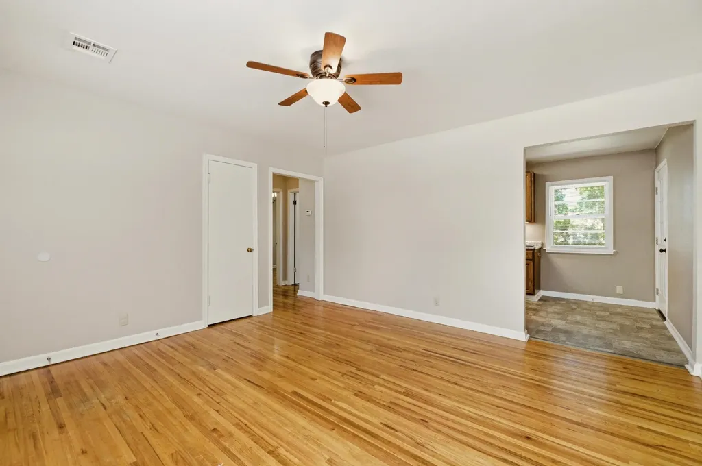 803 S Bleckley Wichita KS 67218